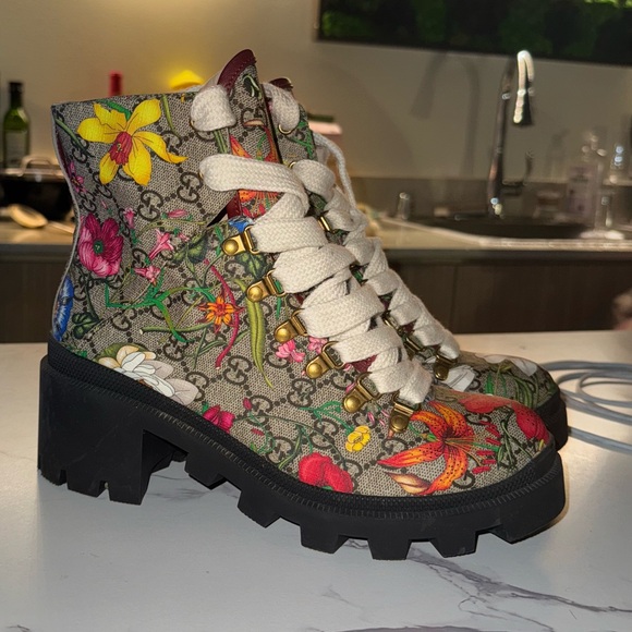 I wore them once , like new - Picture 2 of 4